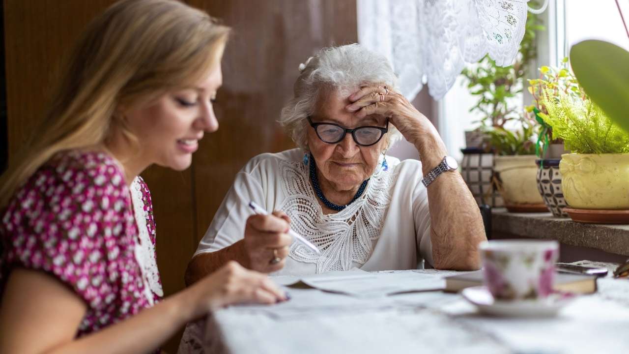 Hire a home health aide in New York for home care