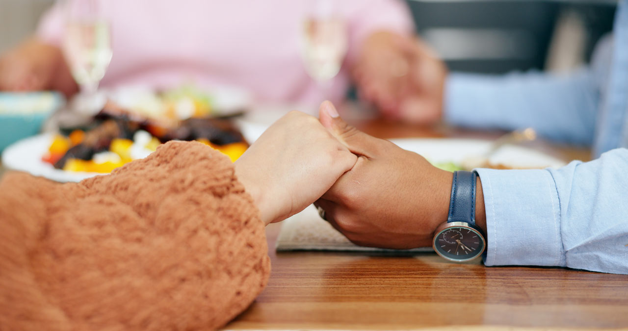 graceful gatherings navigating holiday celebrations with senior loved ones